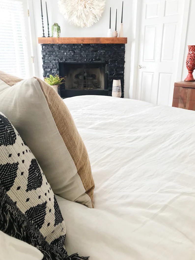 Boho Black White Diamond Fringed Throw Pillow Cover, Woven Textured Decorative Square Cushion Case with Tassel Edge for Couch Sofa Bed Living Room Home Decor, 18x18 Inch (Pillow Insert Not Included)