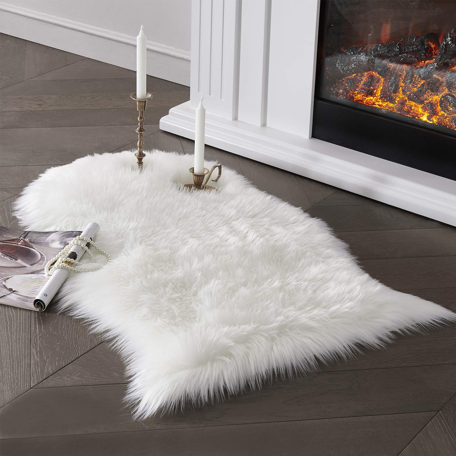 SERISSA Soft Fluffy Area Rug, Coal Black Faux Sheepskin Fur Rug, Shaggy Rug for Bedroom Floor Fuzzy Carpet for Living Room 4x6 Feet