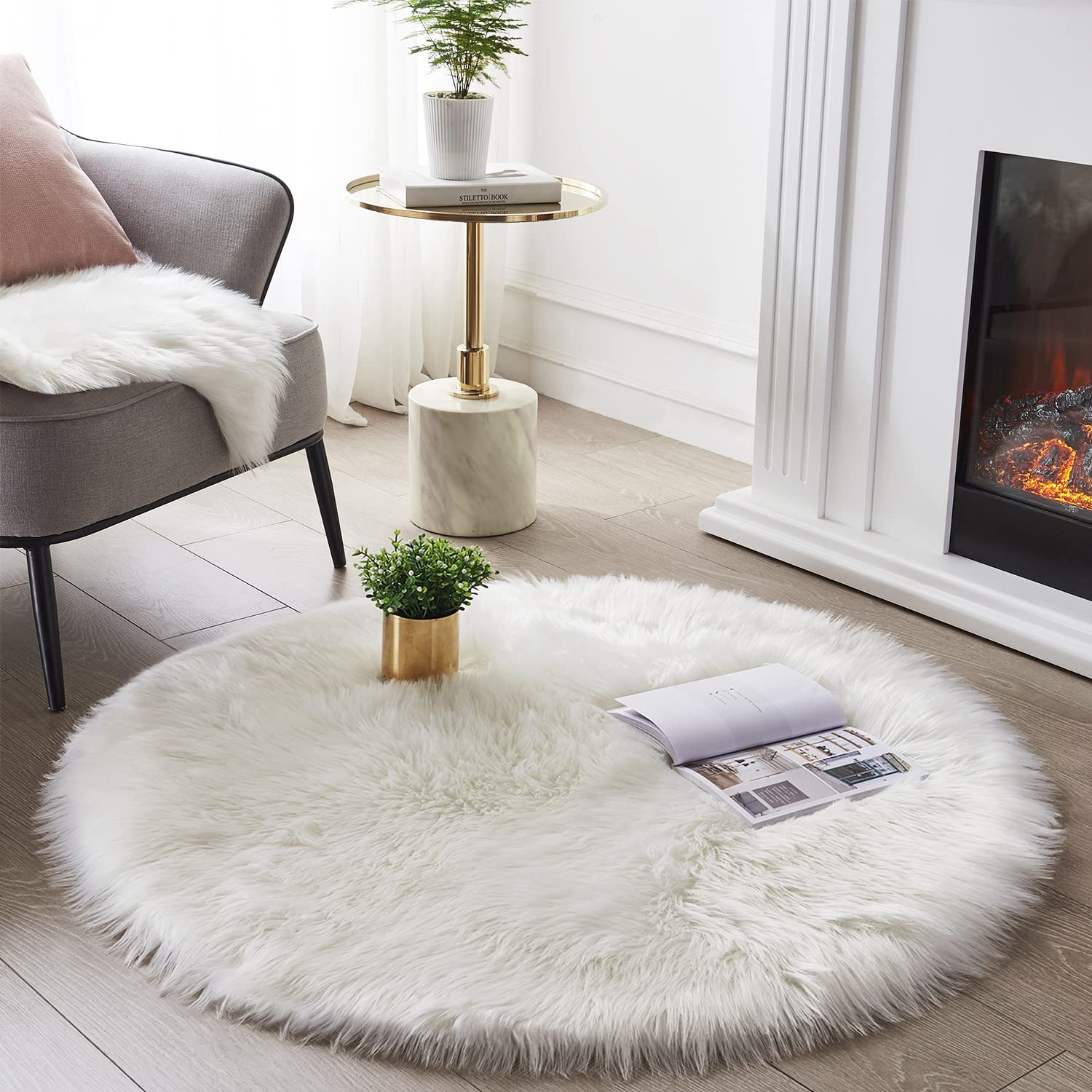 SERISSA Soft Fluffy Area Rug, Coal Black Faux Sheepskin Fur Rug, Shaggy Rug for Bedroom Floor Fuzzy Carpet for Living Room 4x6 Feet