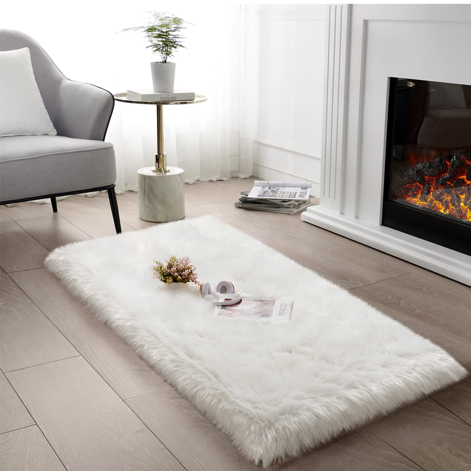 SERISSA Soft Fluffy Area Rug, Coal Black Faux Sheepskin Fur Rug, Shaggy Rug for Bedroom Floor Fuzzy Carpet for Living Room 4x6 Feet