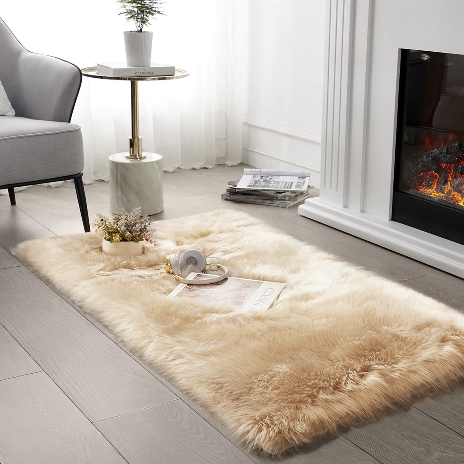 SERISSA Soft Fluffy Area Rug, Coal Black Faux Sheepskin Fur Rug, Shaggy Rug for Bedroom Floor Fuzzy Carpet for Living Room 4x6 Feet