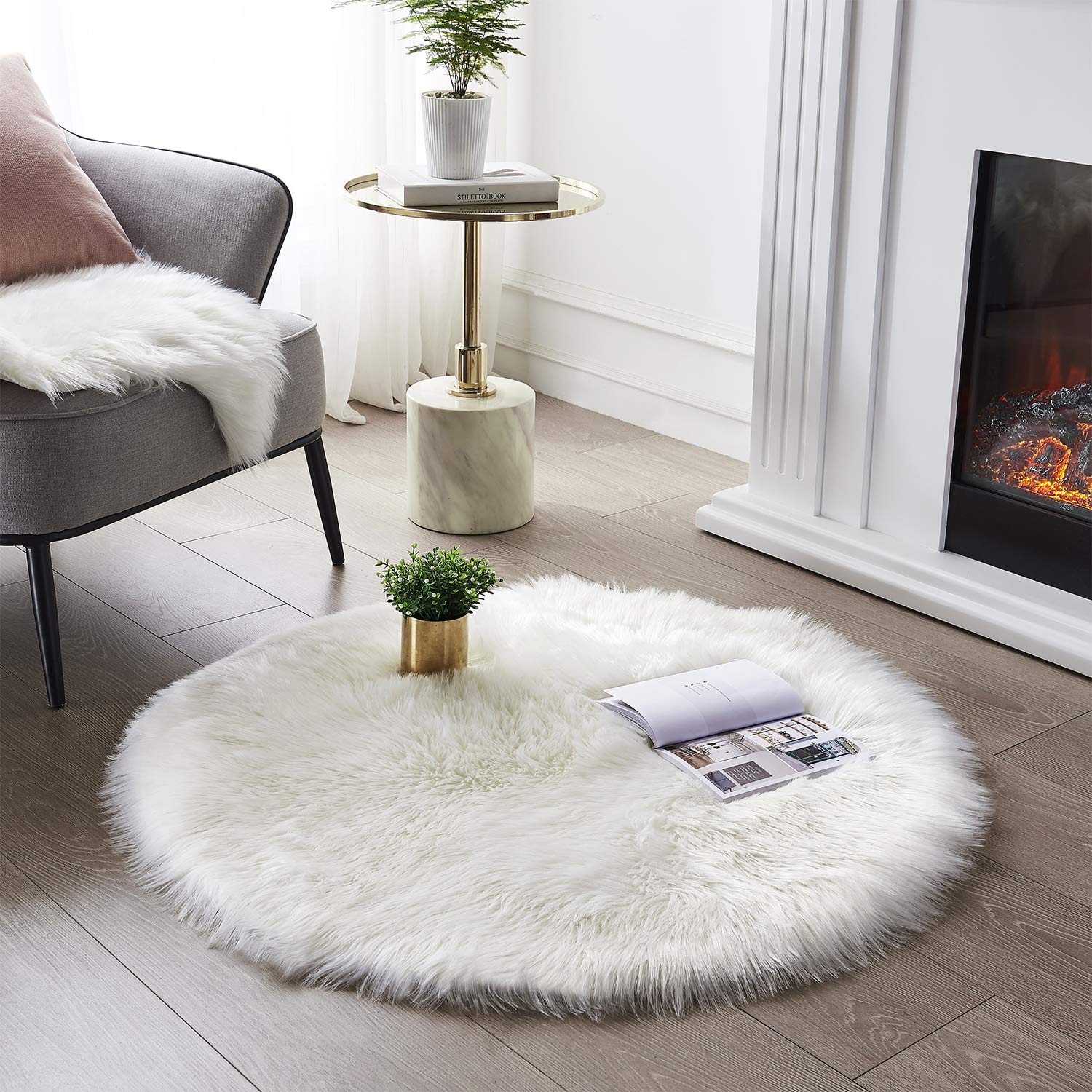 SERISSA Soft Fluffy Area Rug, Coal Black Faux Sheepskin Fur Rug, Shaggy Rug for Bedroom Floor Fuzzy Carpet for Living Room 4x6 Feet