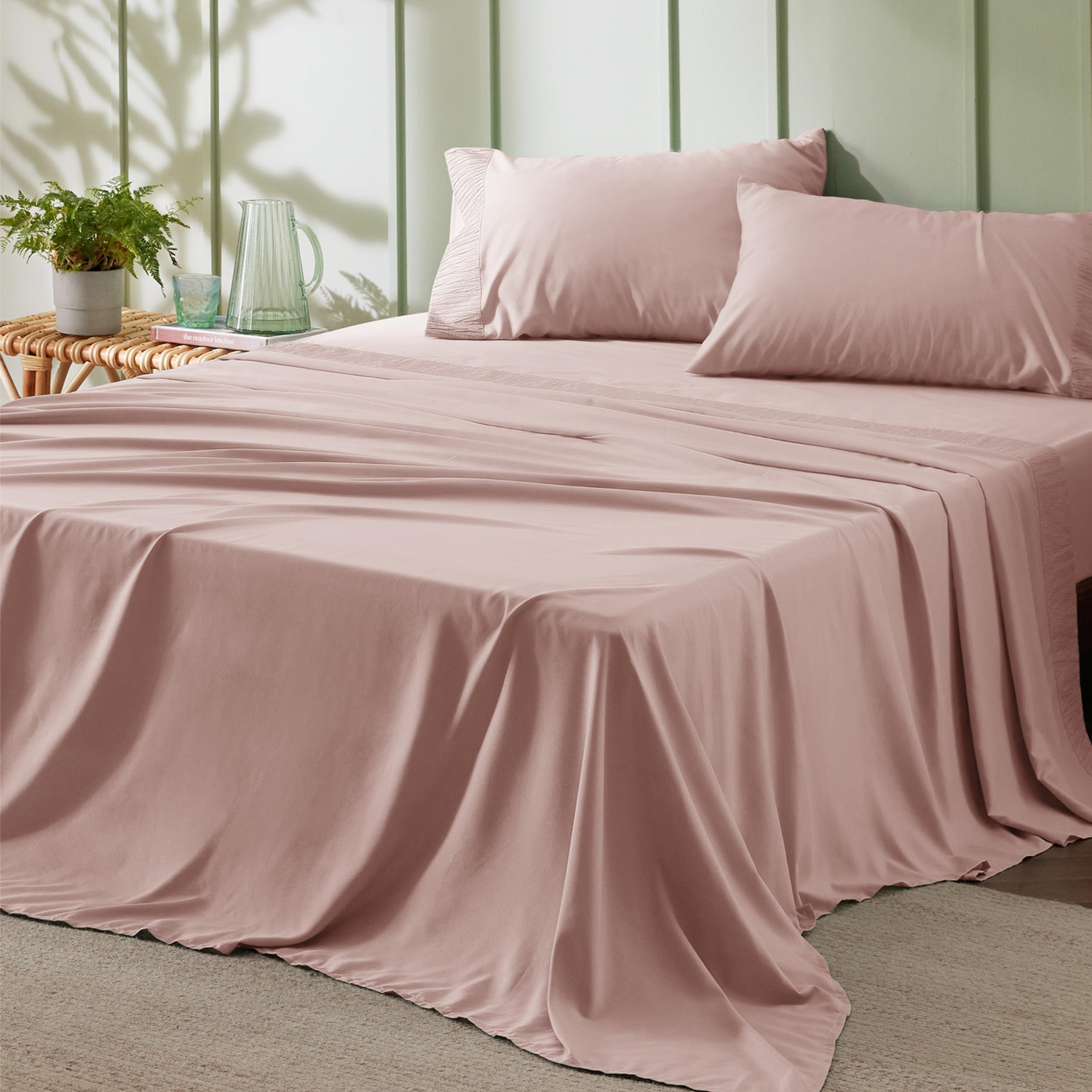 Bedsure King Size Sheets Set - 4 Pieces Soft King Sheets - Breathable & Cooling - Hotel Luxury - Easy Care Polyester Microfiber Bedding for Kids, Women, Men, Linen