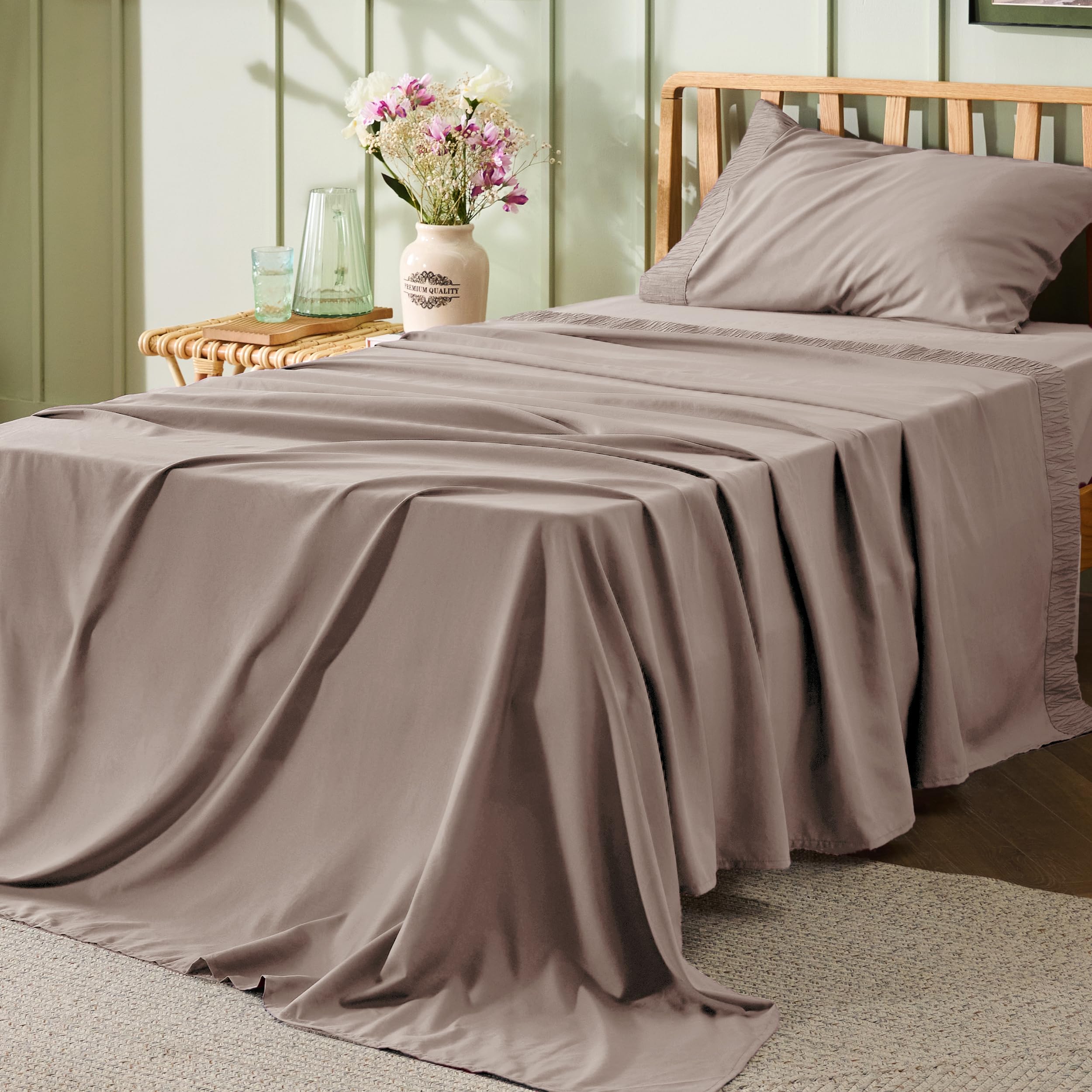 Bedsure King Size Sheets Set - 4 Pieces Soft King Sheets - Breathable & Cooling - Hotel Luxury - Easy Care Polyester Microfiber Bedding for Kids, Women, Men, Linen