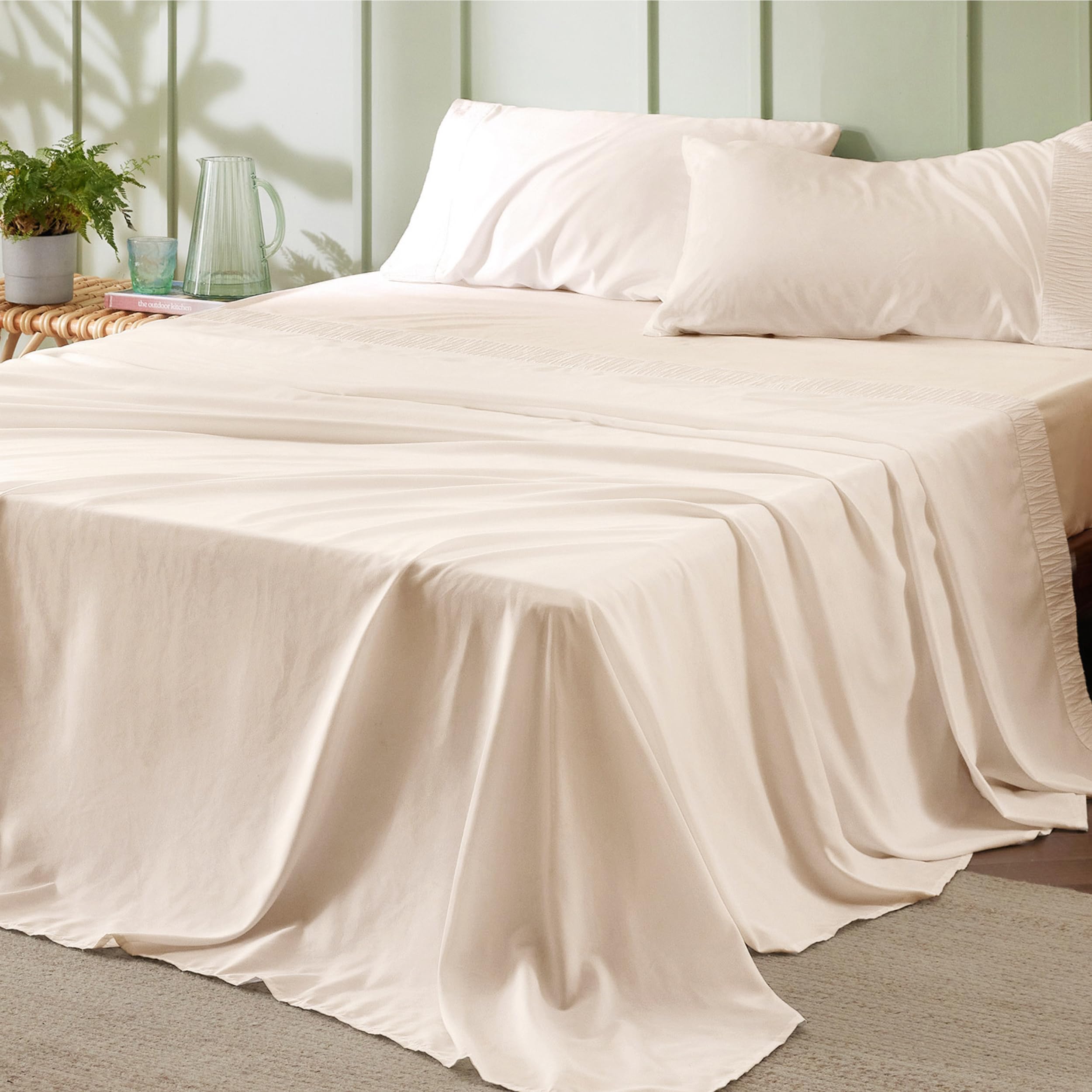 Bedsure King Size Sheets Set - 4 Pieces Soft King Sheets - Breathable & Cooling - Hotel Luxury - Easy Care Polyester Microfiber Bedding for Kids, Women, Men, Linen