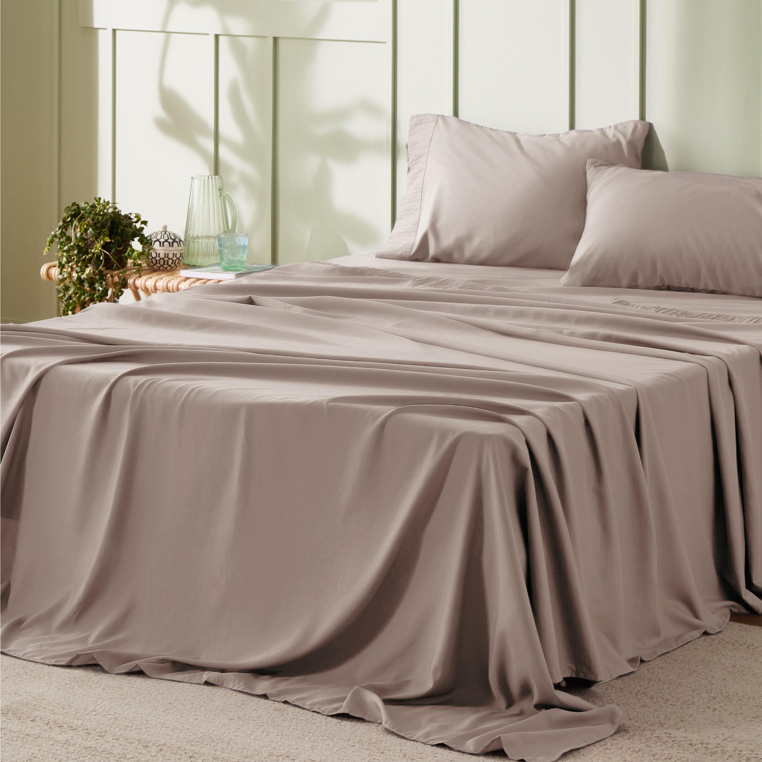 Bedsure King Size Sheets Set - 4 Pieces Soft King Sheets - Breathable & Cooling - Hotel Luxury - Easy Care Polyester Microfiber Bedding for Kids, Women, Men, Linen