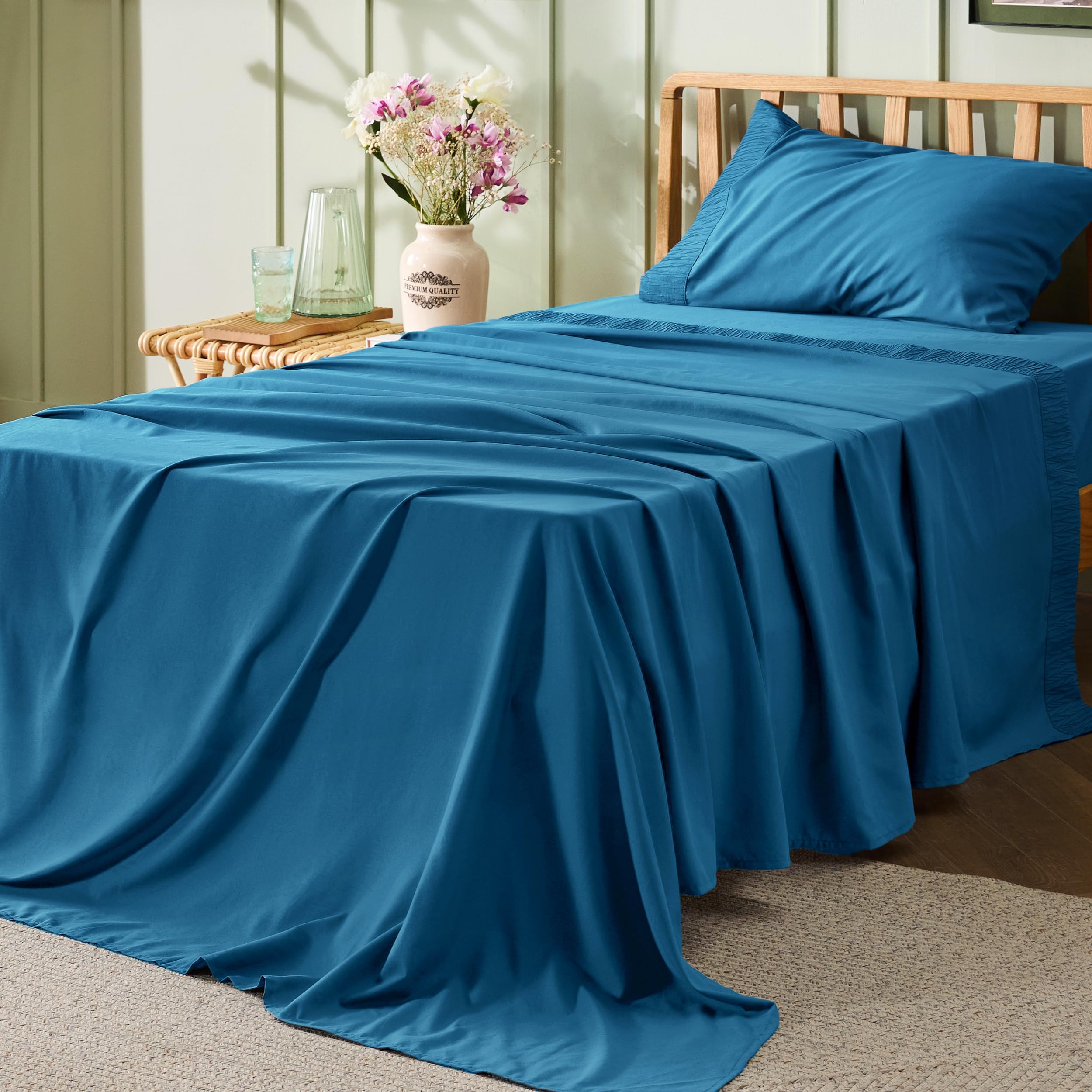 Bedsure King Size Sheets Set - 4 Pieces Soft King Sheets - Breathable & Cooling - Hotel Luxury - Easy Care Polyester Microfiber Bedding for Kids, Women, Men, Linen