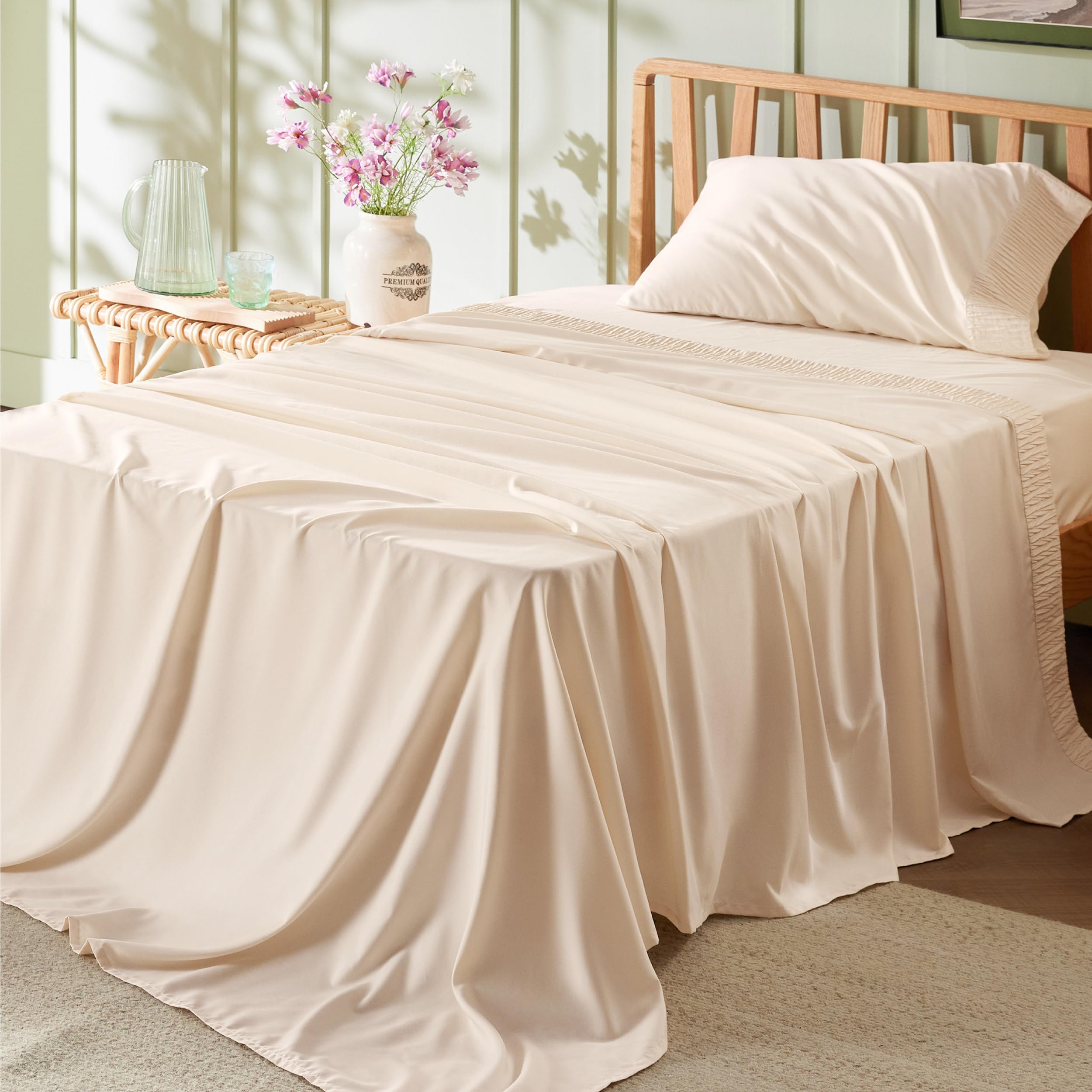 Bedsure King Size Sheets Set - 4 Pieces Soft King Sheets - Breathable & Cooling - Hotel Luxury - Easy Care Polyester Microfiber Bedding for Kids, Women, Men, Linen