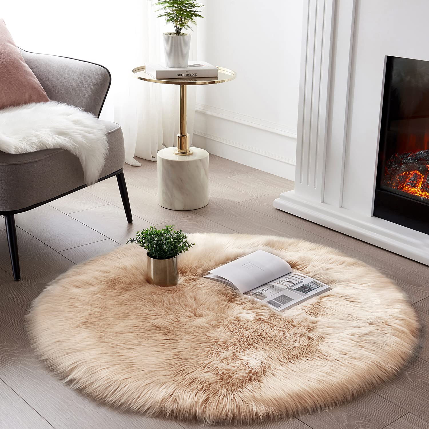 SERISSA Soft Fluffy Area Rug, Coal Black Faux Sheepskin Fur Rug, Shaggy Rug for Bedroom Floor Fuzzy Carpet for Living Room 4x6 Feet