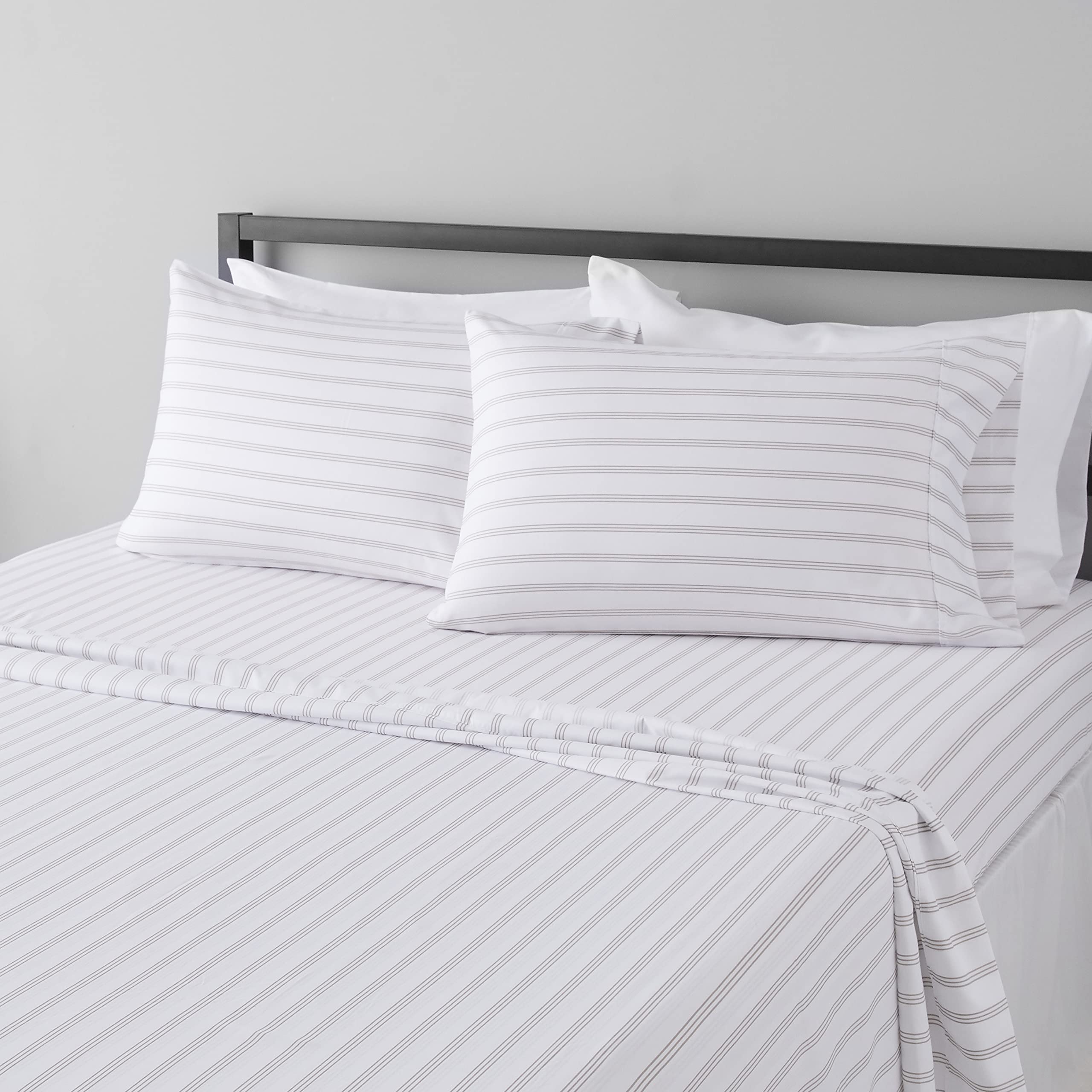 Amazon Basics Lightweight Super Soft Easy Care Wrinkle Free Breathable Brushed Microfiber 3-Piece Bed Sheet Set with 14-Inch Deep Pockets, Twin, Beige, Solid