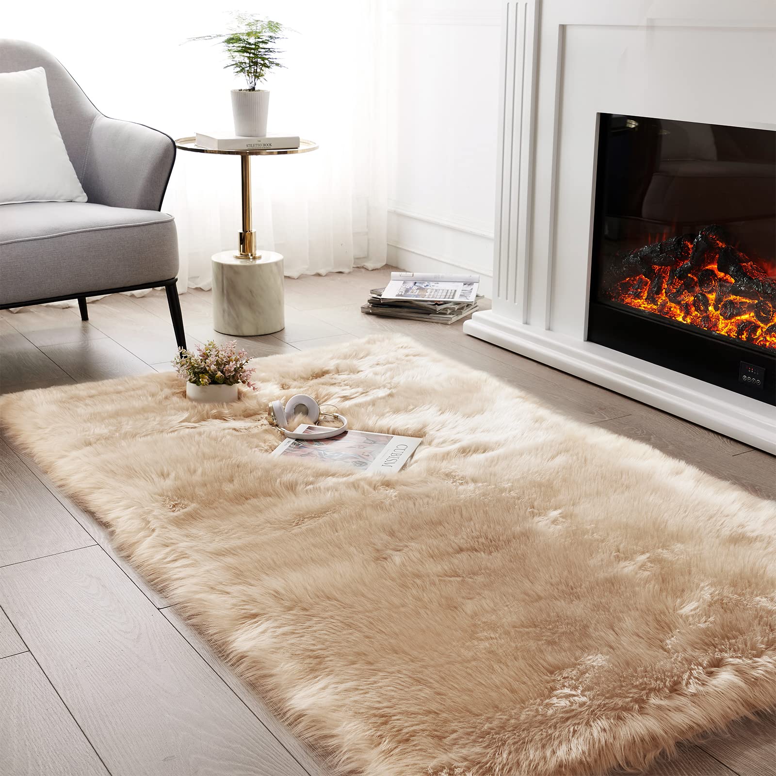 SERISSA Soft Fluffy Area Rug, Coal Black Faux Sheepskin Fur Rug, Shaggy Rug for Bedroom Floor Fuzzy Carpet for Living Room 4x6 Feet