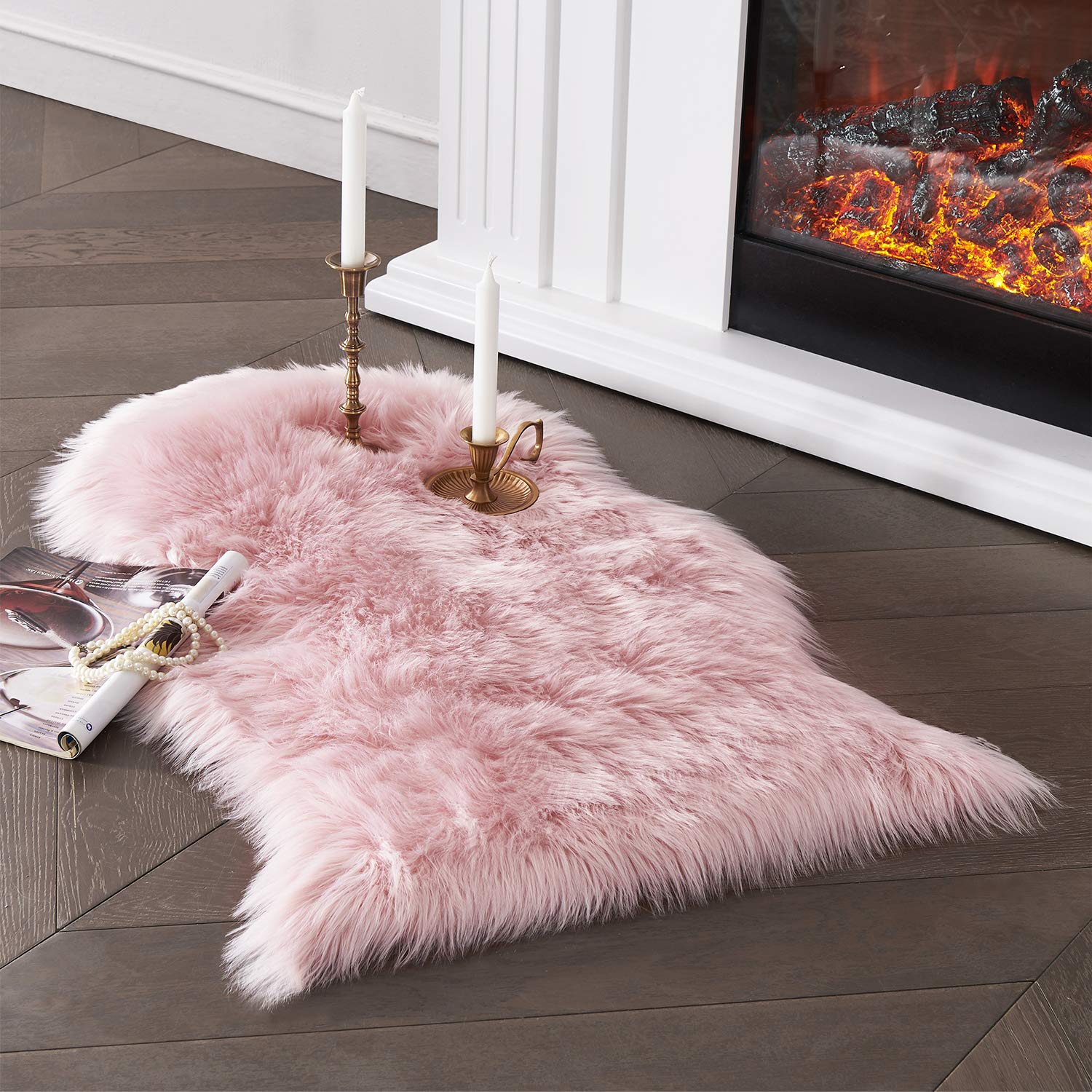 SERISSA Soft Fluffy Area Rug, Coal Black Faux Sheepskin Fur Rug, Shaggy Rug for Bedroom Floor Fuzzy Carpet for Living Room 4x6 Feet