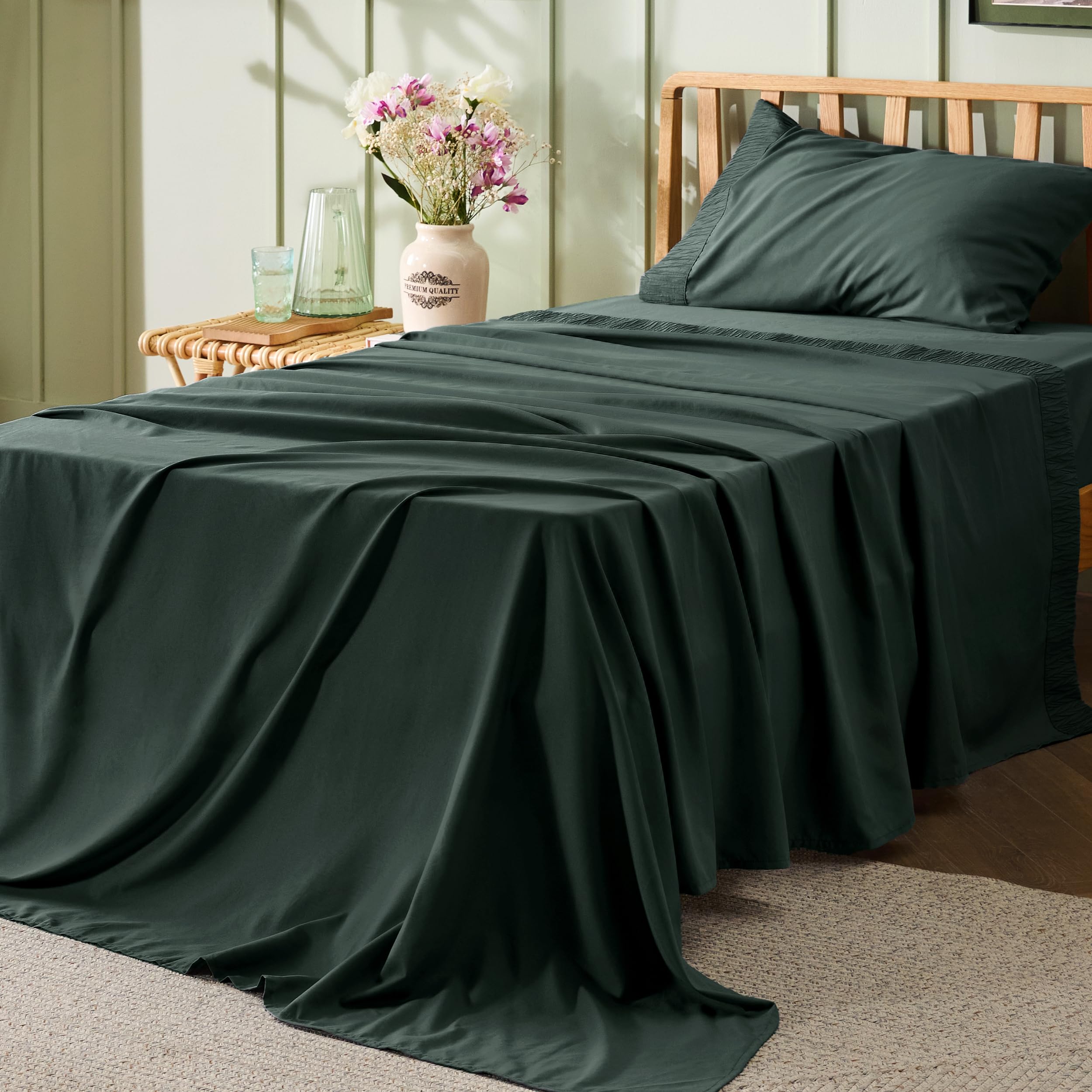 Bedsure King Size Sheets Set - 4 Pieces Soft King Sheets - Breathable & Cooling - Hotel Luxury - Easy Care Polyester Microfiber Bedding for Kids, Women, Men, Linen