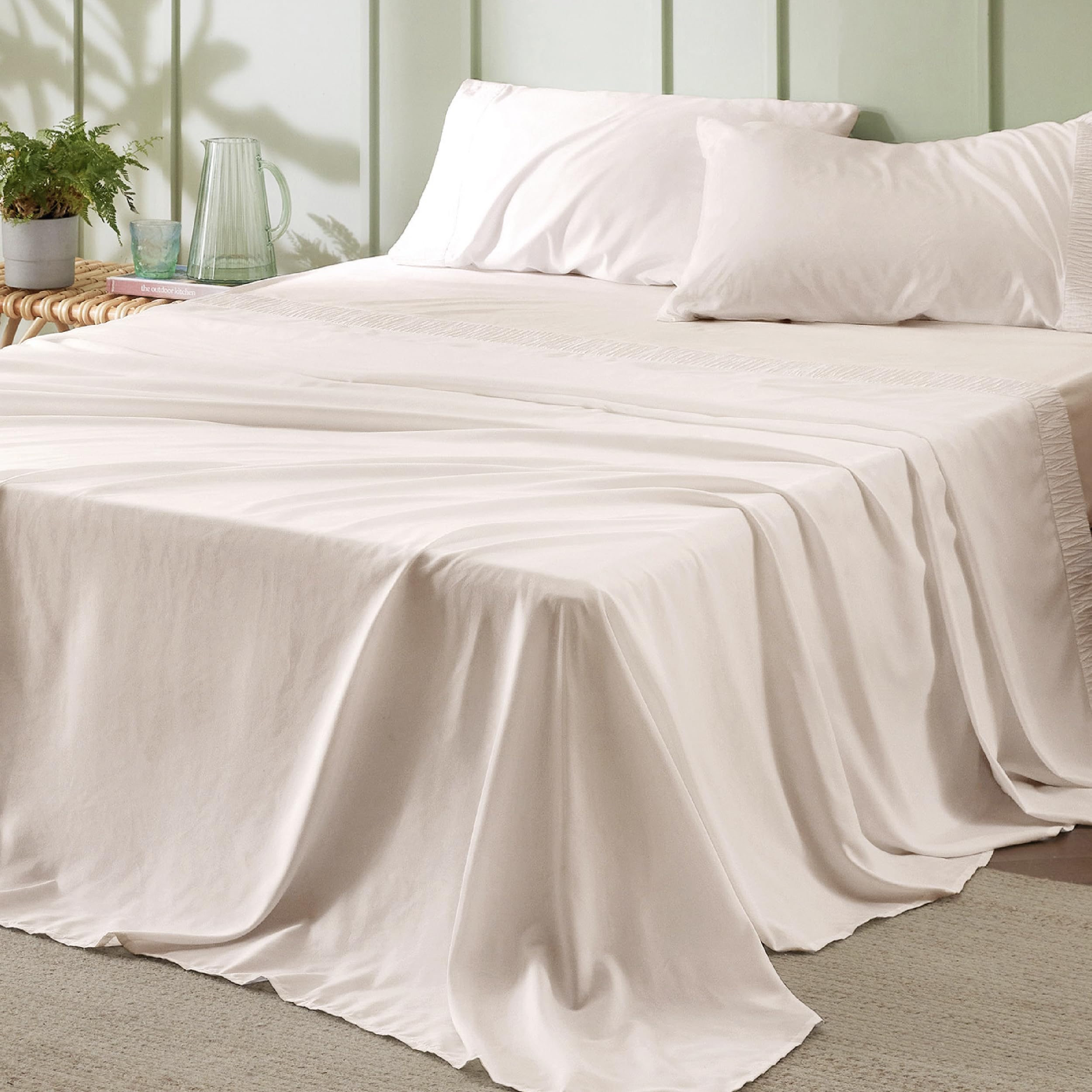 Bedsure King Size Sheets Set - 4 Pieces Soft King Sheets - Breathable & Cooling - Hotel Luxury - Easy Care Polyester Microfiber Bedding for Kids, Women, Men, Linen