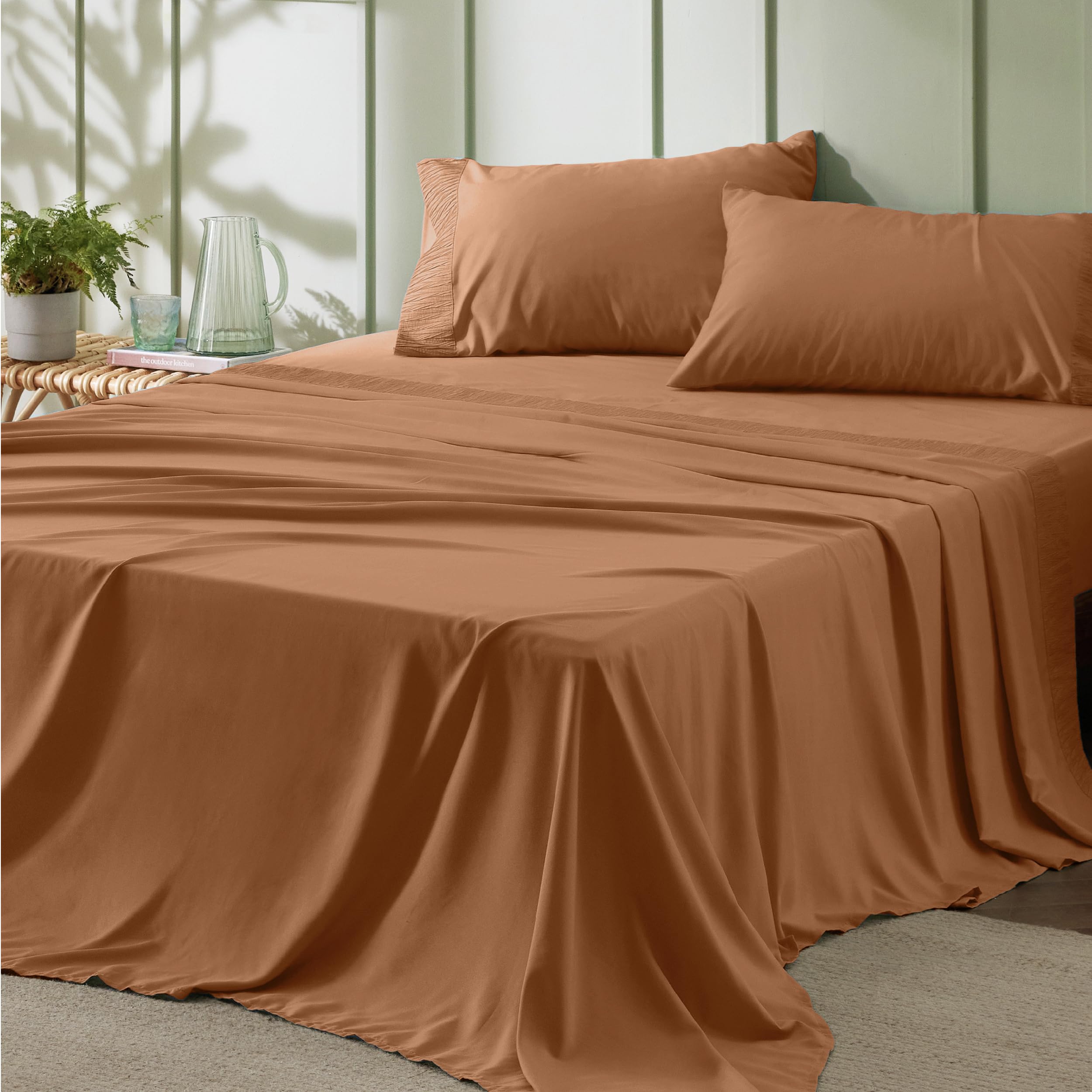 Bedsure King Size Sheets Set - 4 Pieces Soft King Sheets - Breathable & Cooling - Hotel Luxury - Easy Care Polyester Microfiber Bedding for Kids, Women, Men, Linen
