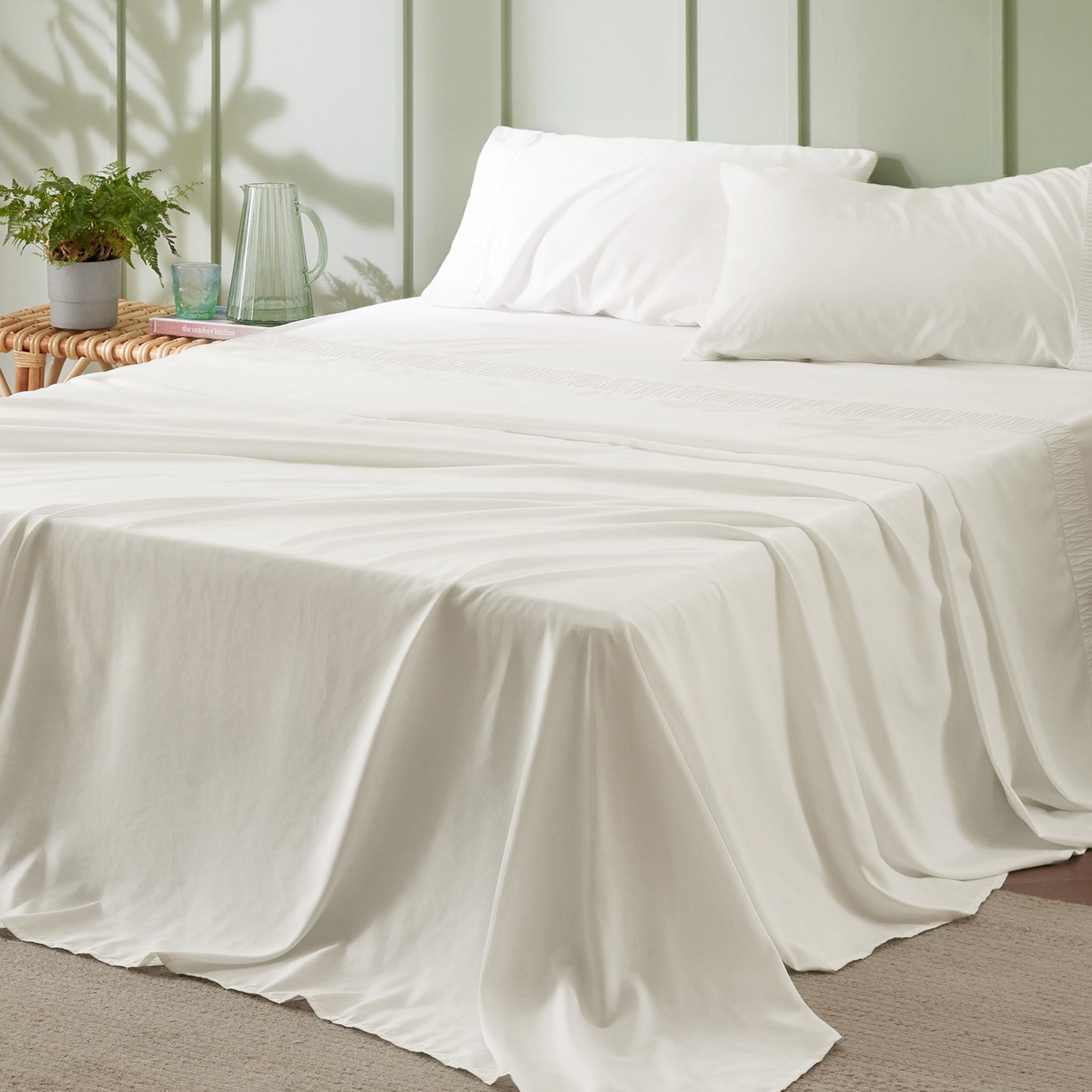 Bedsure King Size Sheets Set - 4 Pieces Soft King Sheets - Breathable & Cooling - Hotel Luxury - Easy Care Polyester Microfiber Bedding for Kids, Women, Men, Linen