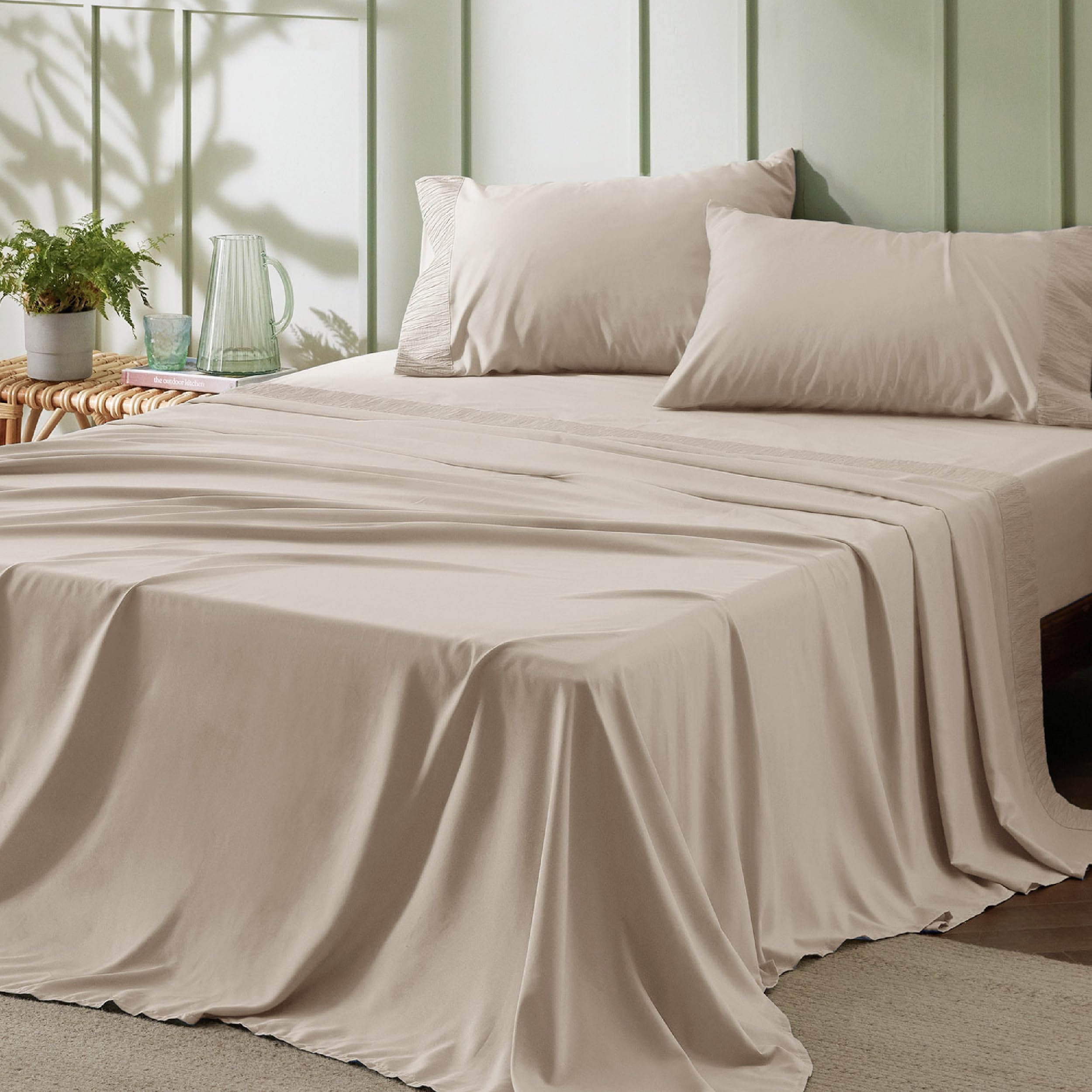 Bedsure King Size Sheets Set - 4 Pieces Soft King Sheets - Breathable & Cooling - Hotel Luxury - Easy Care Polyester Microfiber Bedding for Kids, Women, Men, Linen