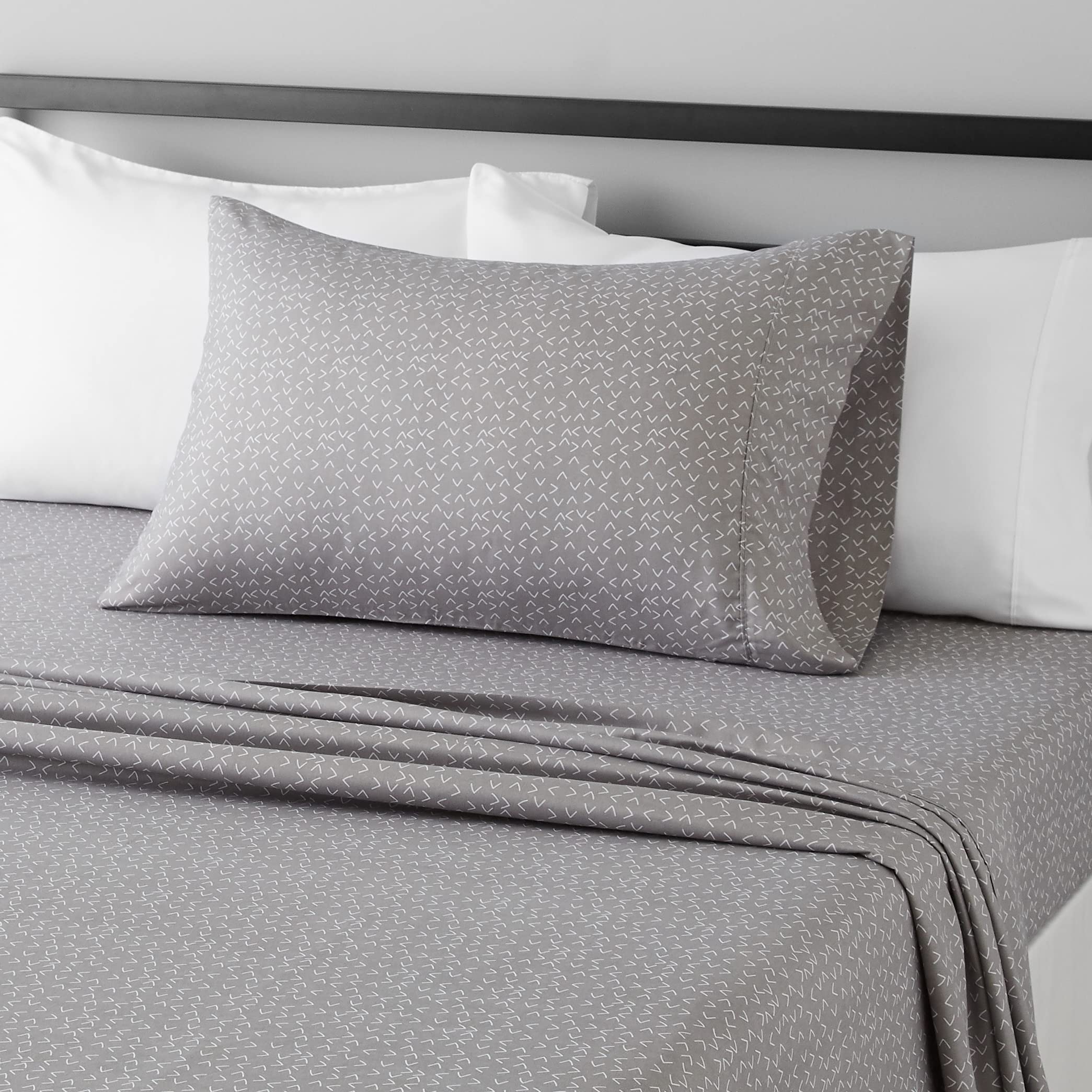 Amazon Basics Lightweight Super Soft Easy Care Wrinkle Free Breathable Brushed Microfiber 3-Piece Bed Sheet Set with 14-Inch Deep Pockets, Twin, Beige, Solid