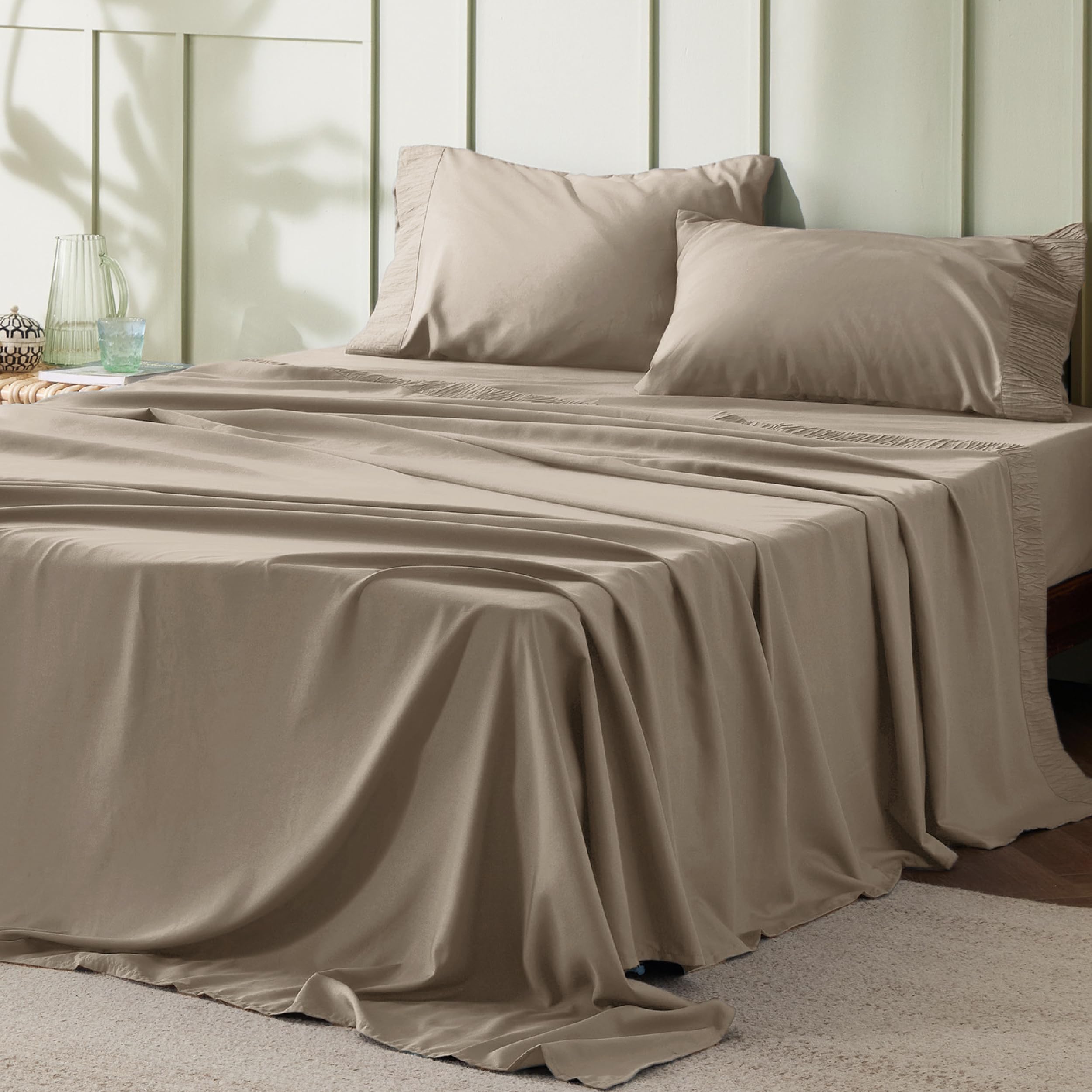 Bedsure King Size Sheets Set - 4 Pieces Soft King Sheets - Breathable & Cooling - Hotel Luxury - Easy Care Polyester Microfiber Bedding for Kids, Women, Men, Linen