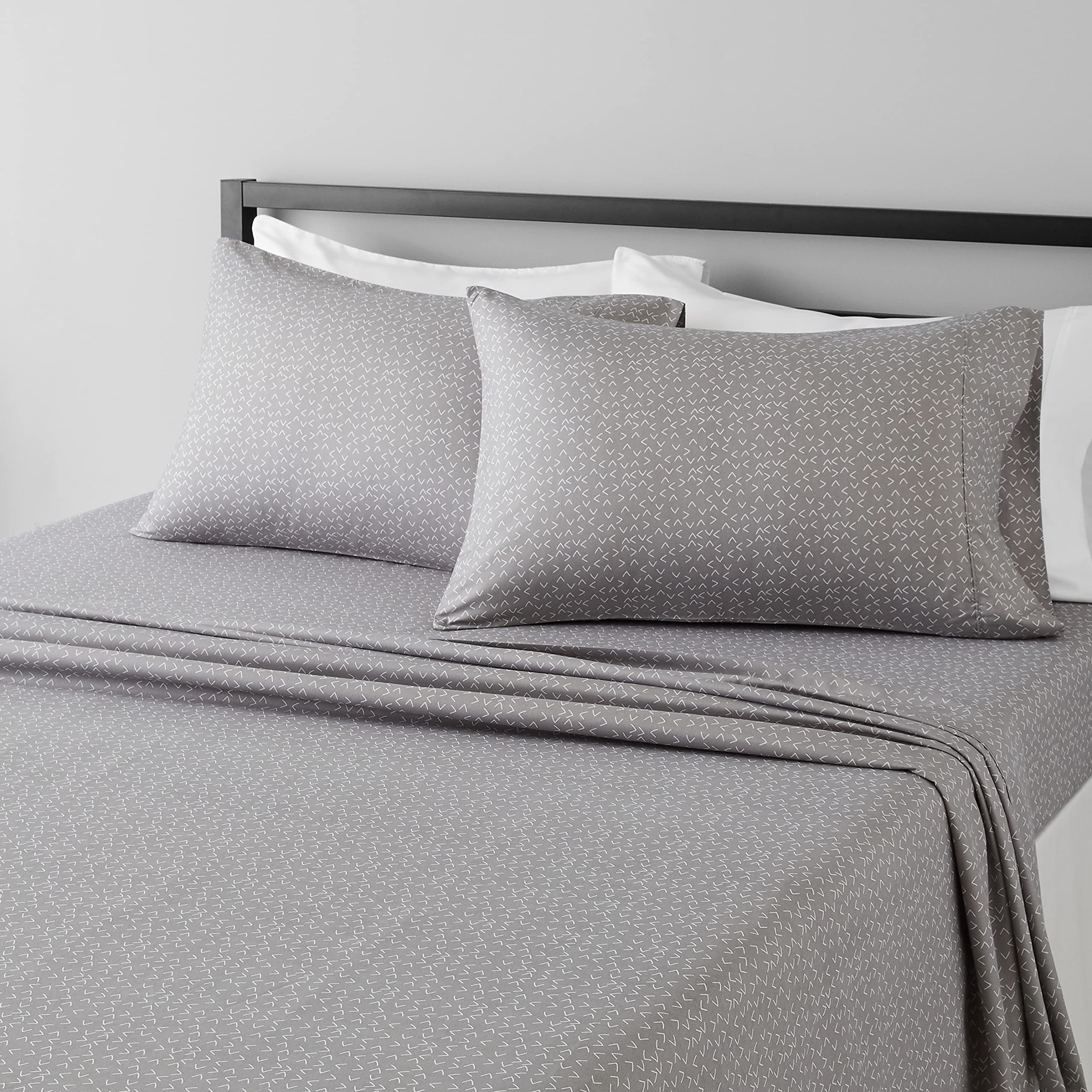 Amazon Basics Lightweight Super Soft Easy Care Wrinkle Free Breathable Brushed Microfiber 3-Piece Bed Sheet Set with 14-Inch Deep Pockets, Twin, Beige, Solid