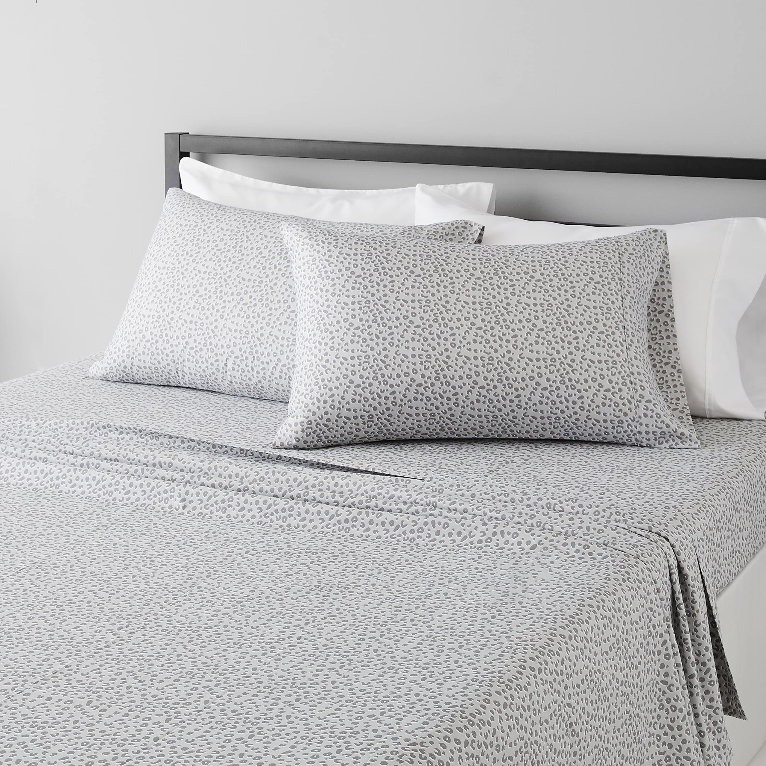 Amazon Basics Lightweight Super Soft Easy Care Wrinkle Free Breathable Brushed Microfiber 3-Piece Bed Sheet Set with 14-Inch Deep Pockets, Twin, Beige, Solid