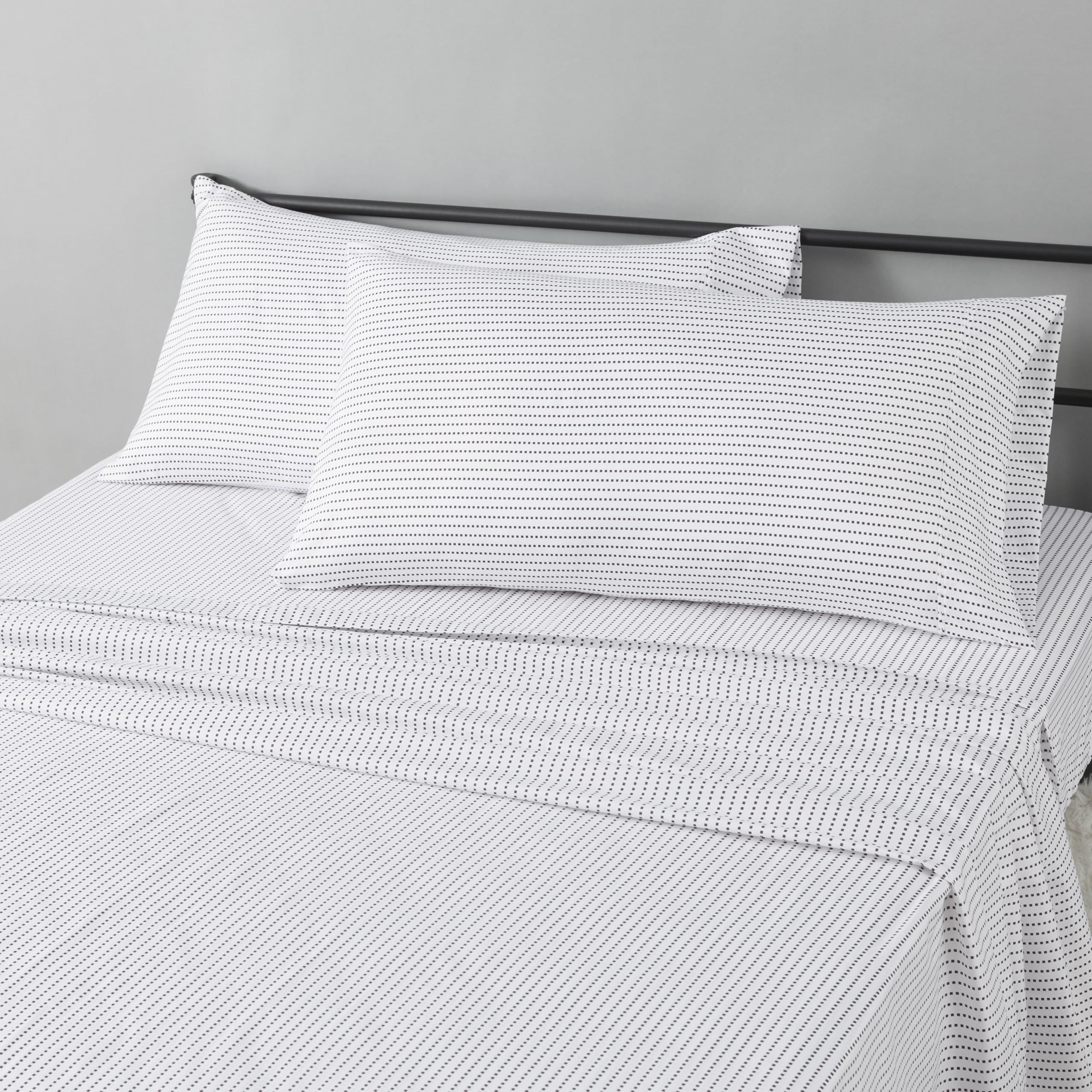 Amazon Basics Lightweight Super Soft Easy Care Wrinkle Free Breathable Brushed Microfiber 3-Piece Bed Sheet Set with 14-Inch Deep Pockets, Twin, Beige, Solid